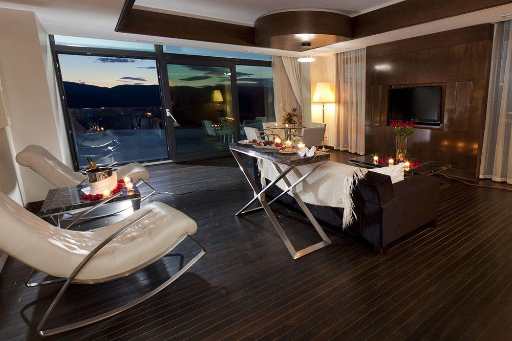 Sparkling Hill Resort And Spa - Adults-Only Resort Вернон Екстер'єр фото