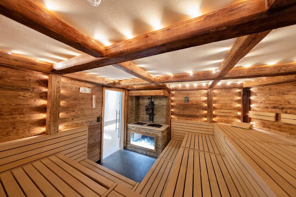 Sparkling Hill Resort And Spa - Adults-Only Resort Вернон Екстер'єр фото
