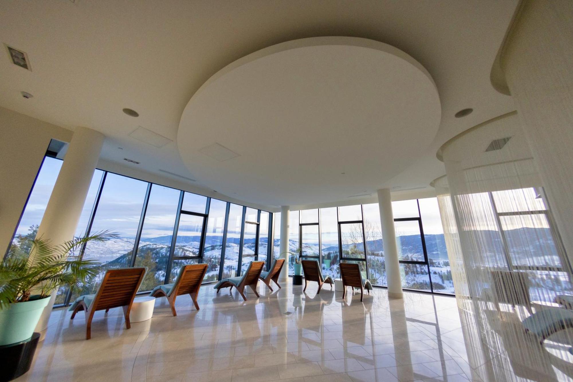 Sparkling Hill Resort And Spa - Adults-Only Resort Вернон Екстер'єр фото
