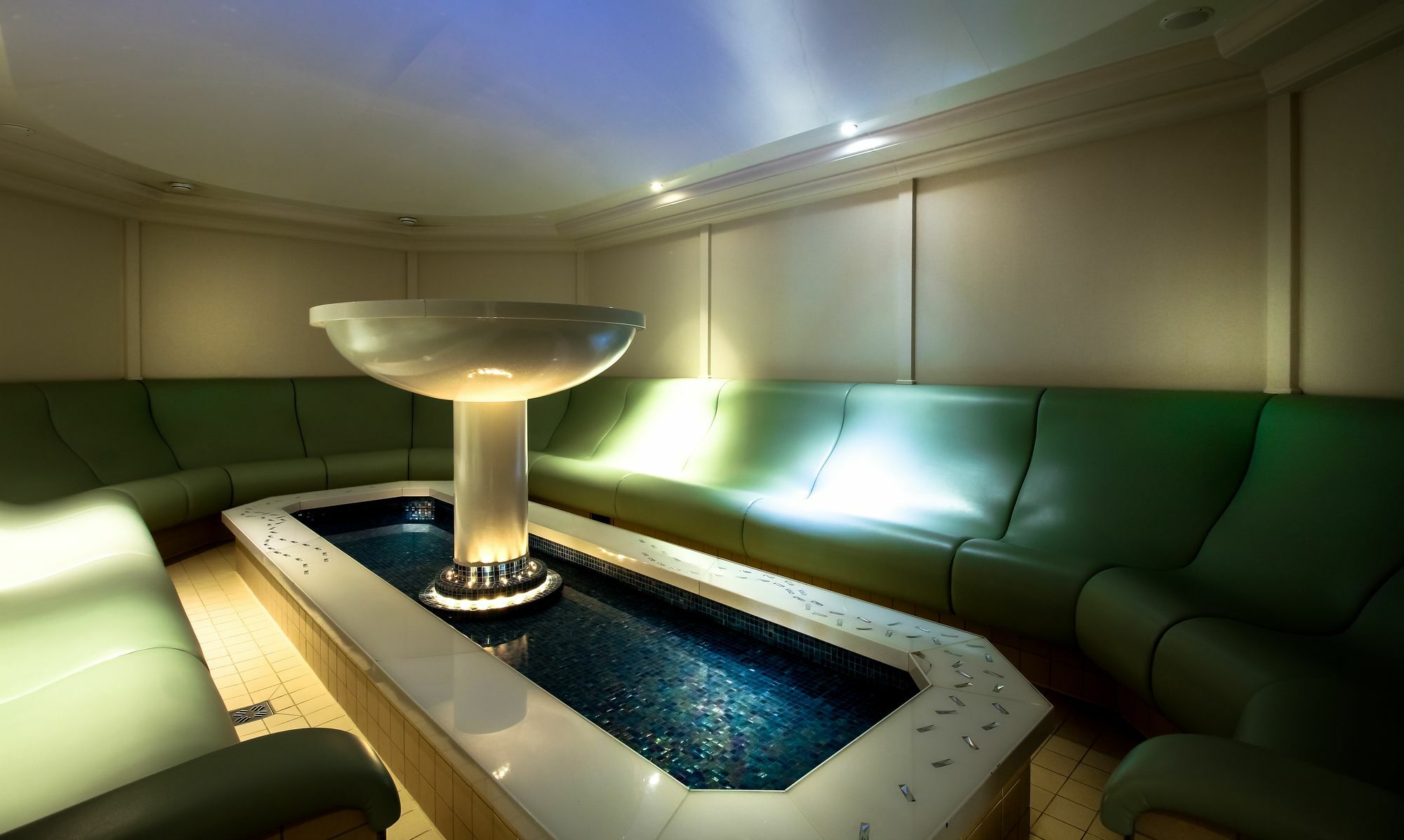 Sparkling Hill Resort And Spa - Adults-Only Resort Вернон Екстер'єр фото